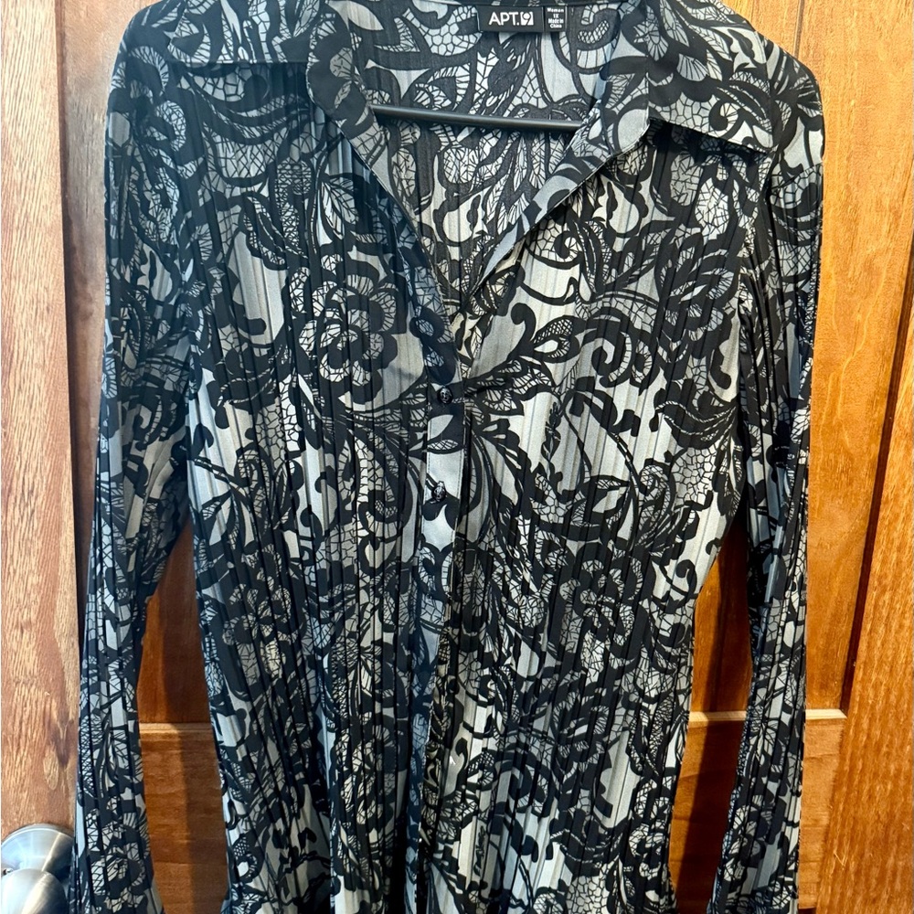 Apt. 9 Black and Gray Lace Blouse